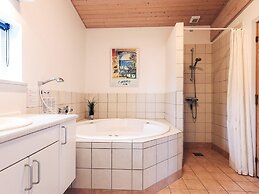 Well-maintained Holiday Home in Faborg