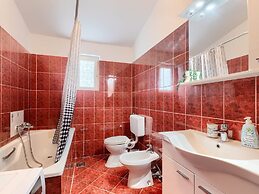 Comfortable House With Private Swimming Pool