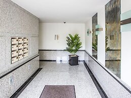 Apartment With Spacious Terrace