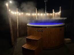 Wellness Lodge Hottub