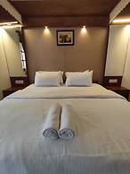 VISTAR HOLIDAYS