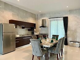 Unchan Liveliness Pool Villa