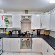 Stylish Pet Friendly 3 Bedroom House in Manchester