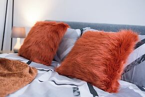 Tranquil Derby 2 Bedroom Apartment Retreat