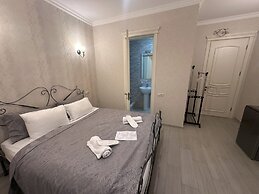 Silver 44 Hotel
