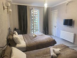 Silver 44 Hotel