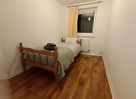 House - Sleeps 5 & Close to Peak District