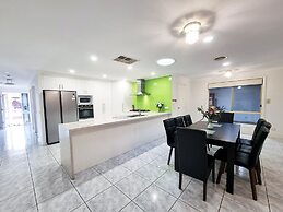 5 Bedrooms Spacious Home