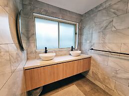 5 Bedrooms Spacious Home