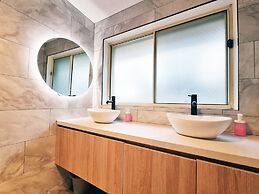 5 Bedrooms Spacious Home