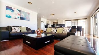 St Albans House - Spacious and Modern Home