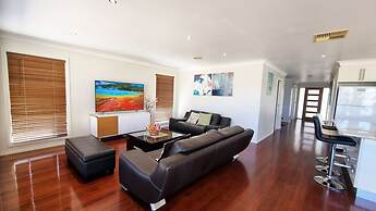 St Albans House - Spacious and Modern Home