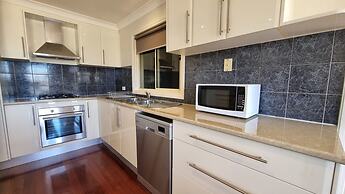 St Albans House - Spacious and Modern Home