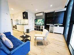 Southbank Modern Apartment