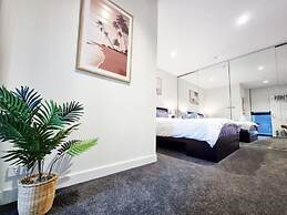 Southbank Modern Apartment