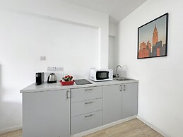 Palmbeach Larnaka Finikoudes - 1min to Beach