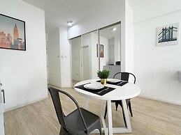 Palmbeach Larnaka Finikoudes - 1min to Beach