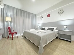 Palmbeach Larnaka Finikoudes - 1min to Beach