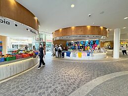 Palmbeach Larnaka Finikoudes - 1min to Beach