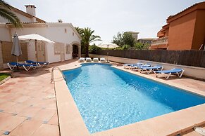 Llampudol - Villa With Pool