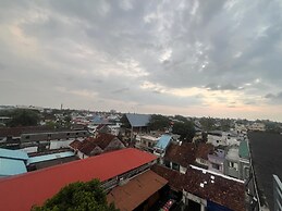 W & H View Residency