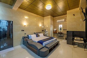 W & H View Residency