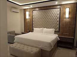 Rento Hotel and Suites