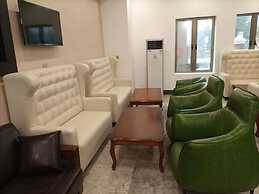 Rento Hotel and Suites