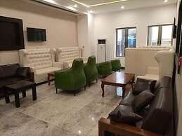Rento Hotel and Suites