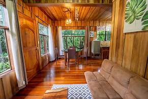 Violeta Homes Monteverde