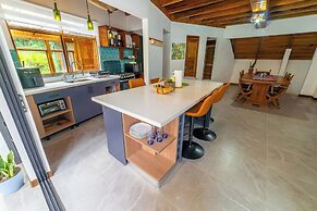 Violeta Homes Monteverde