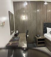 AA Hotel & Suites