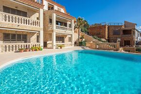 Perleta - Apartment In Cala Rajada. Free Wifi
