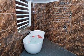 Royal Trau Quy Boutique Hotel