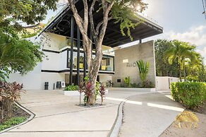 Panoramic 108C 1BR Large Condo La Veleta