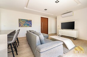 Panoramic 108C 1BR Large Condo La Veleta