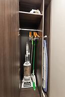 Palms at Waikiki by Tropical Escapes