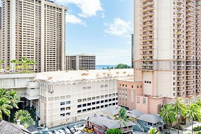 Palms at Waikiki by Tropical Escapes