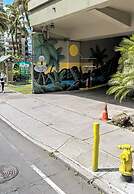 Palms at Waikiki by Tropical Escapes