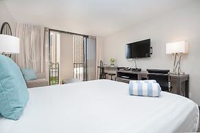 Palms at Waikiki by Tropical Escapes