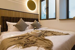 Riveria Premium Kuala Lumpur, Roam