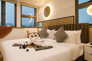 Riveria Premium Kuala Lumpur, Roam