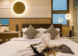 Riveria Premium Kuala Lumpur, Roam