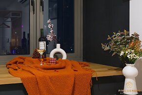 Riveria Premium Kuala Lumpur, Roam