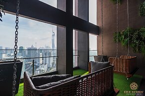 Riveria Premium Kuala Lumpur, Roam