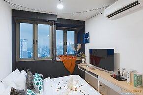 Riveria Premium Kuala Lumpur, Roam