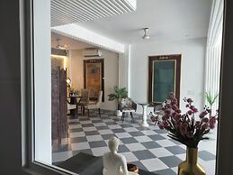 Saffron Inn