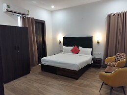 Saffron Inn