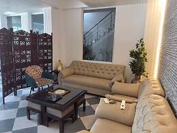 Saffron Inn