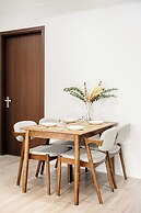 FLESTA Nui Truc Serviced Apartment & Hotel